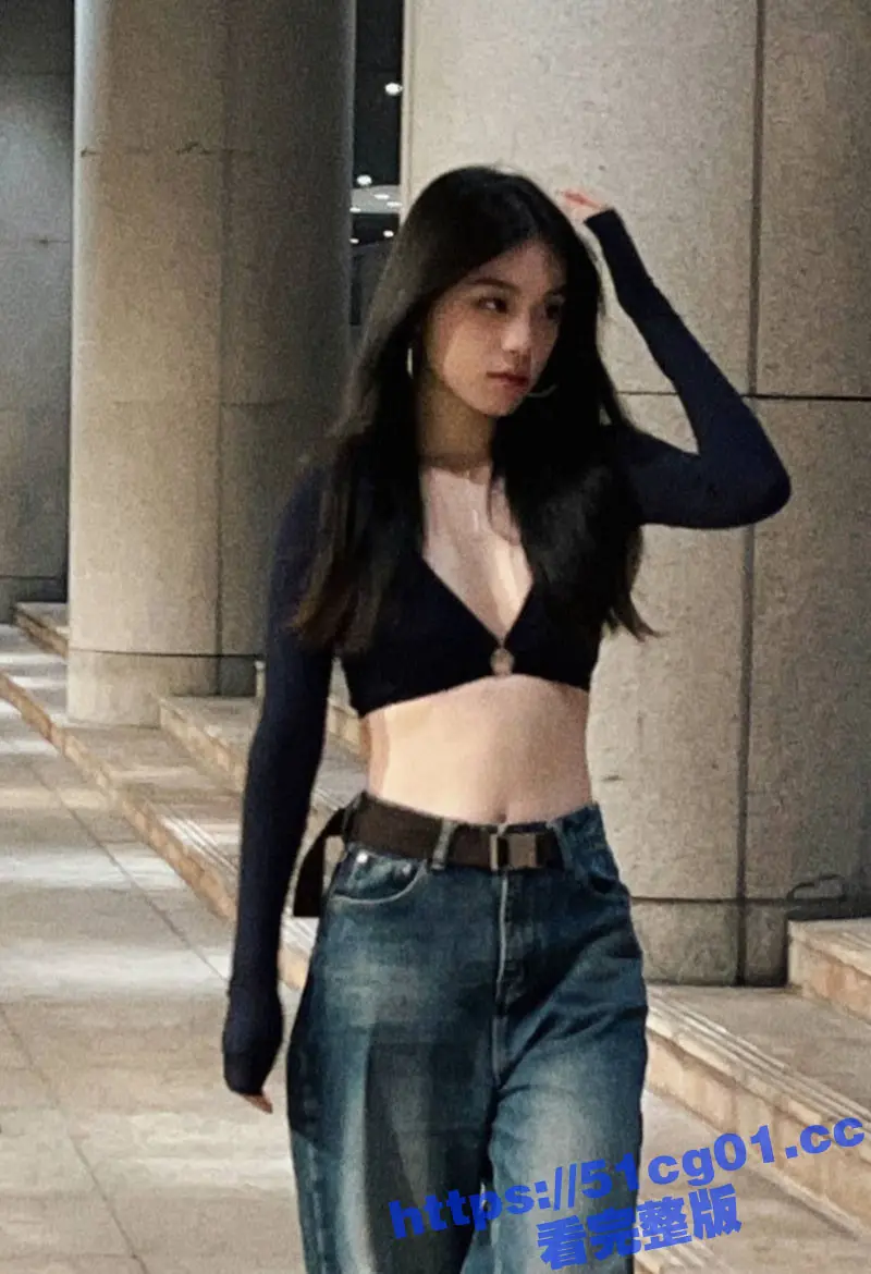 顶级身材纯欲反差婊 如此漂亮的美腿御姐 男友竟然是个不起眼的四眼仔 小姐姐被操狠销魂啊 图1