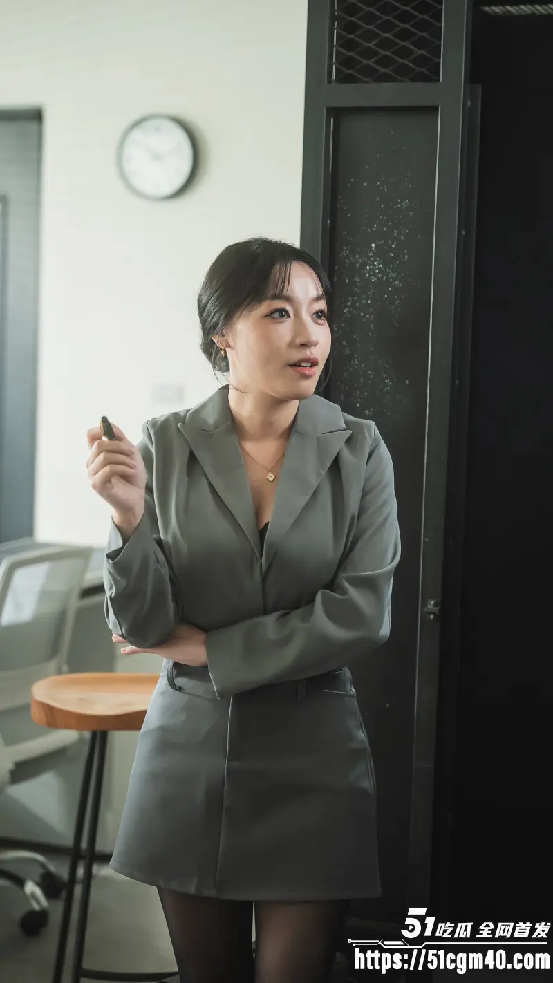 《AI极品家丁》集齐前麻豆网人气女优 带你体验职场与色欲的双重享受 4~6集火热更新中 图2