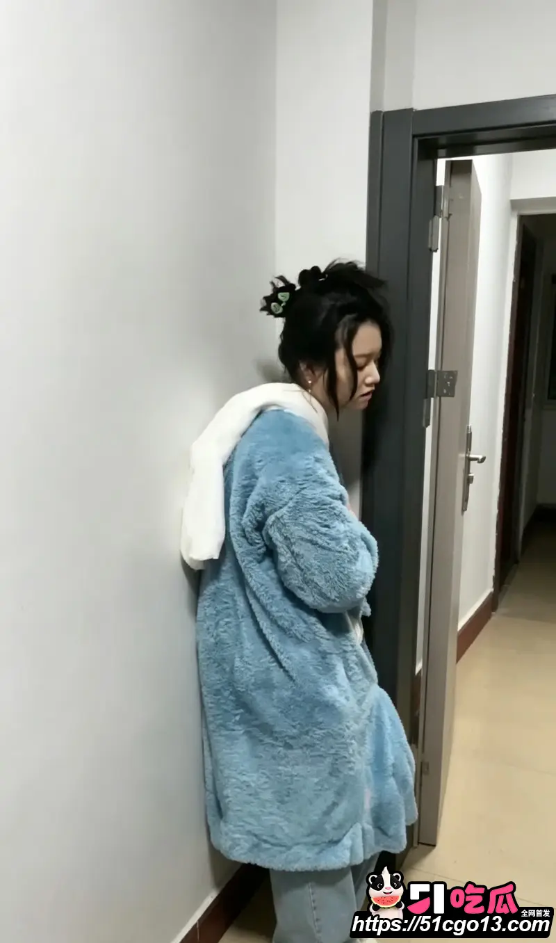 甘肃母子双排大瓜 绿帽老爹楼下买早餐 骚妻淫儿开计时器偷欢 人伦崩塌颠覆三观! 图2
