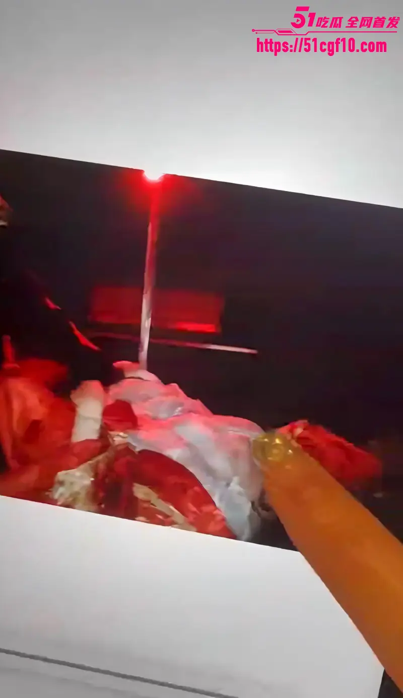 沈阳有鲤剧本杀 不雅视频曝光 NPC强吻贴身挑逗 难道这就是传说中的鸭店? 图5