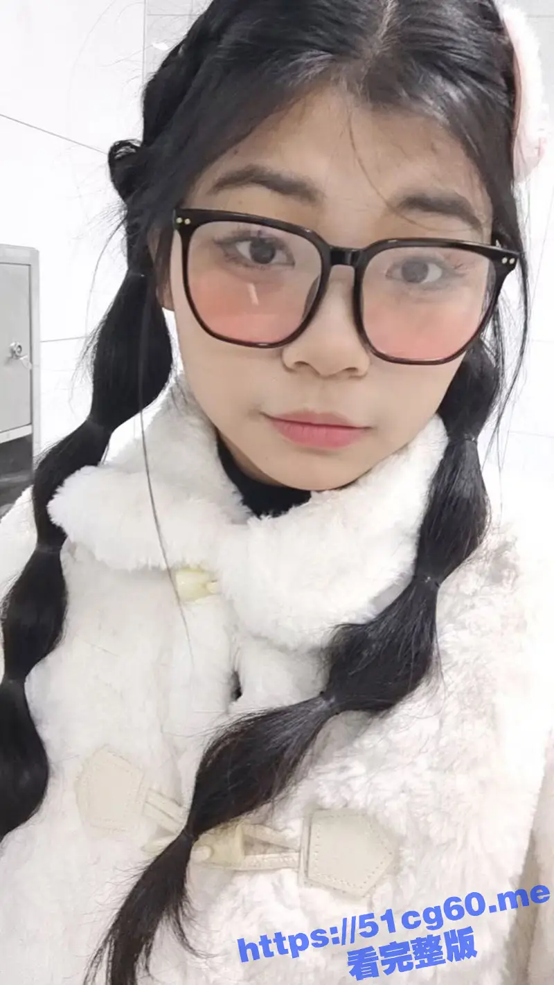 江苏第二师范学院 反差婊骚货母狗万茜 在QQ小程序找人约炮 有记录有真相 00后玩的真花花啊 图2