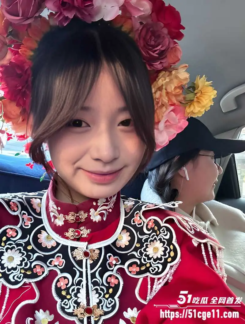 奶茶店兼职小妹 超爱约炮玩3p 享受前后被同时填满的感觉 妥妥的性瘾母狗一枚！ 图1