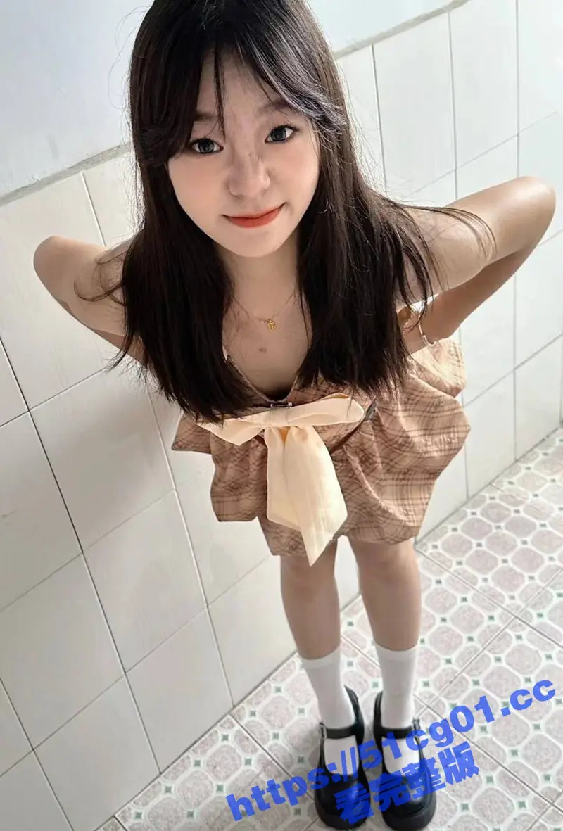 湖南文理学院23级骚逼 陈倩 无缝衔接一天连约两炮 娇小性感的身材真耐操! 图1
