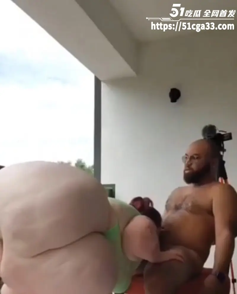 欧美重量级BBW少妇坐屌性爱 巨大肥臀遮天蔽日 满脸享受娇喘阵阵 包裹性十足! 图1