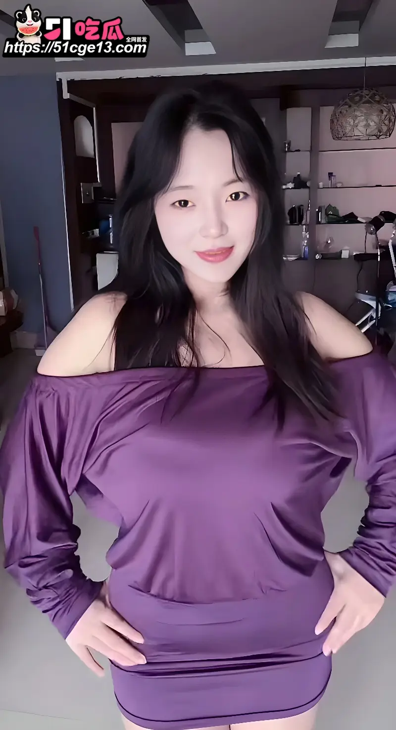 快手网红 Tt濭 定制福利合集 身着开档黑丝主动骑乘 败火大奶看得人鼻血横流！ 图2