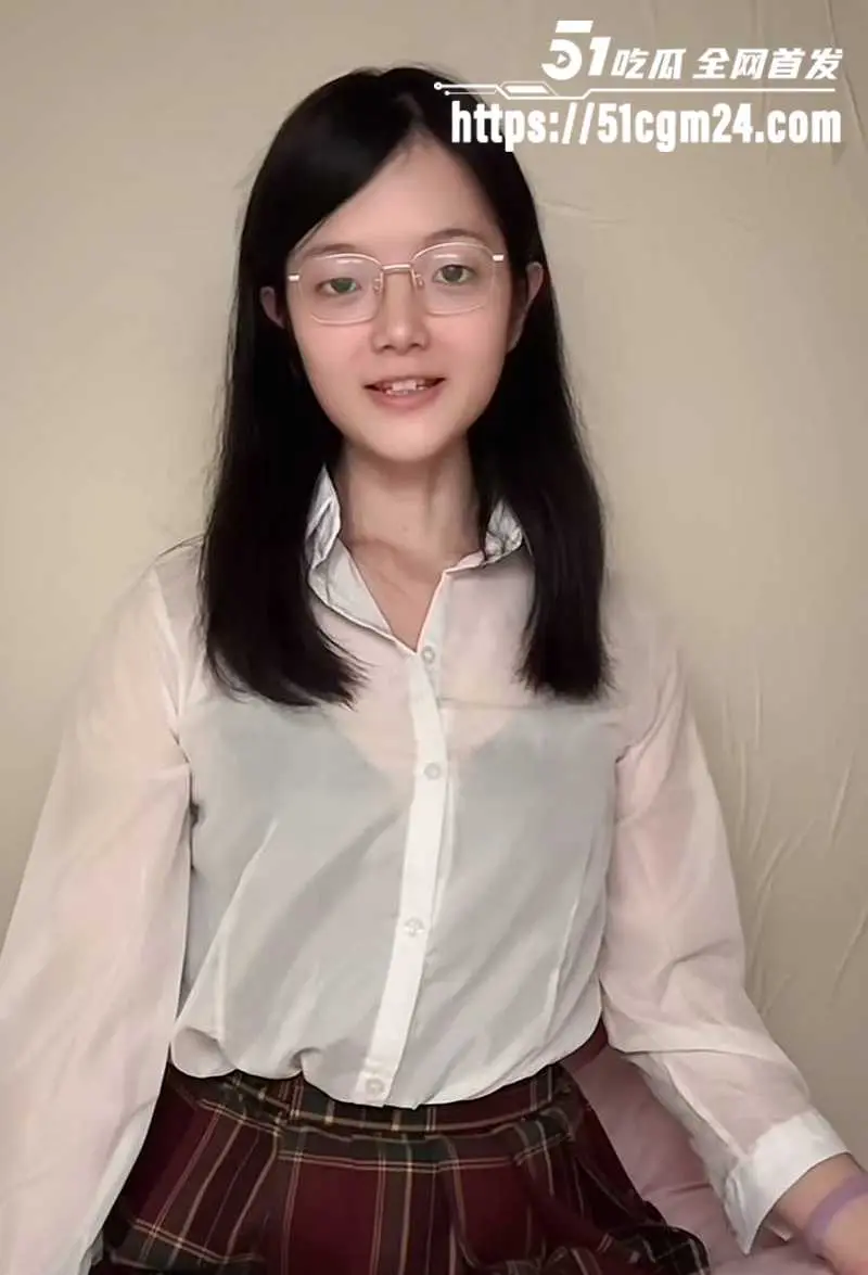 萝莉网黄少女 罗老师 改当纯美网红 裸舞性爱合集经典重温 看她口交撅腚被花式爆操! 图2