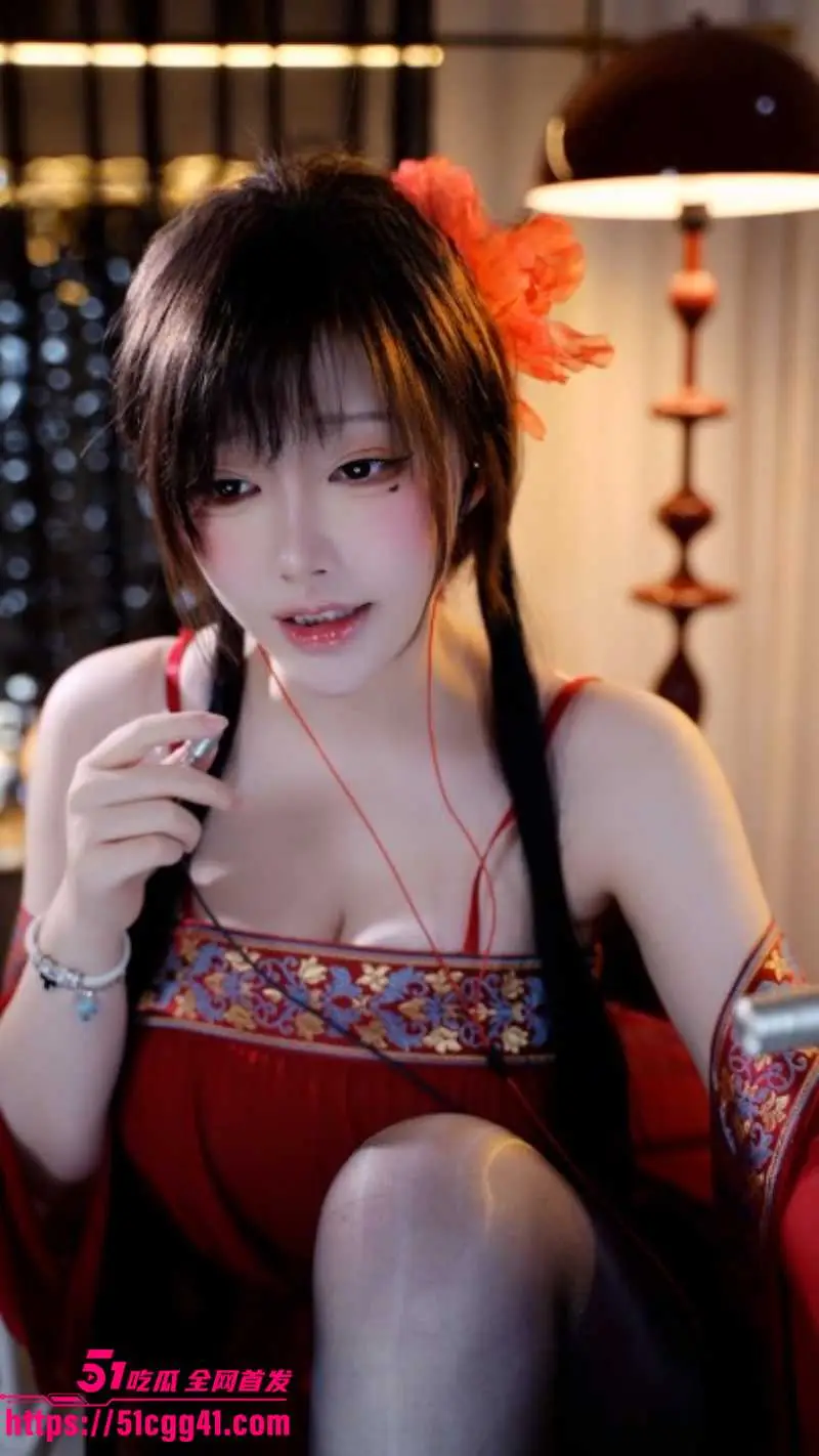 抖音ASMR女神 一色雨 爆火圣女剧场来袭 甜软耳语声控福利 带你体验禁忌的纯欲拉扯感! 图1