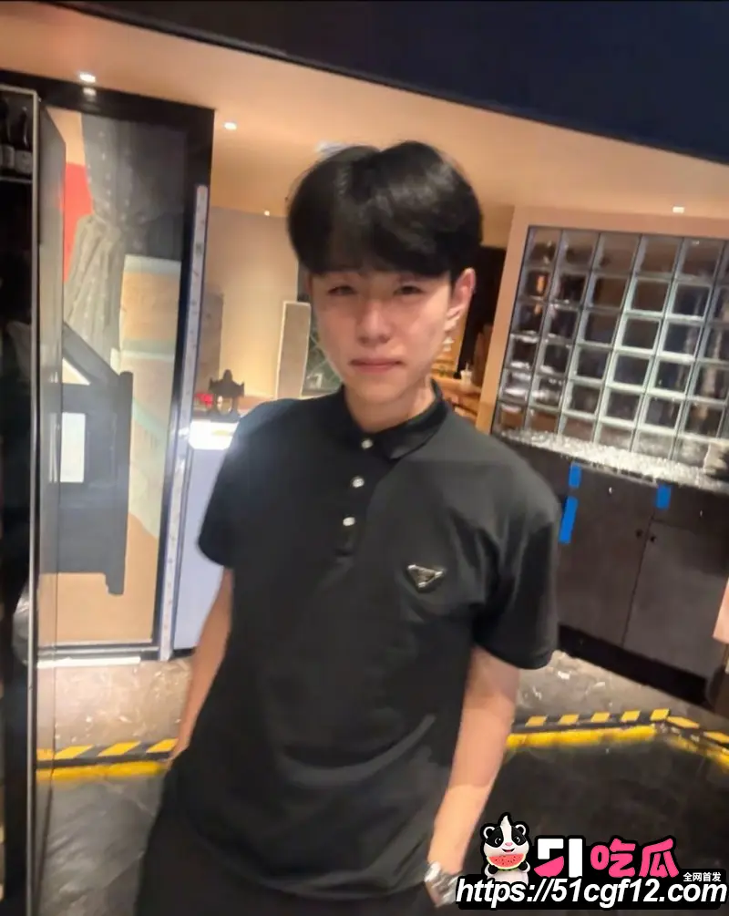 陕西渣男 秦俊男 被曝恋爱期间多次出轨 家暴打人割腕威胁 就连姐姐的伴娘都不放过? 图2