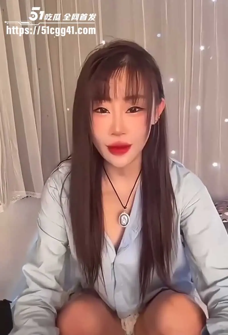 抖音最新闪现露点合集 擦边骚货们真空开大 粉嫩爆乳狂闪不停 流量女王集体走光！ 图4