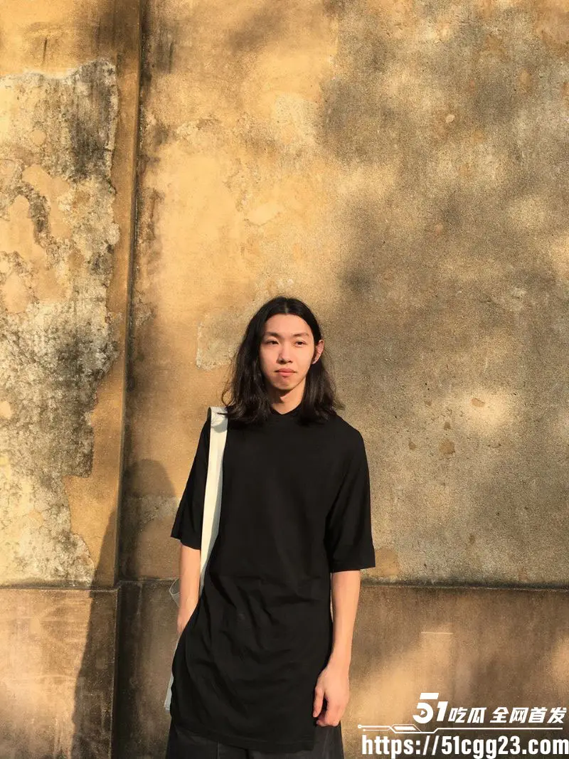 网友独家曝光兄弟女友无套露脸做爱视频 丰满身材嫩乳柔软 女上位翘臀细腰狂扭 肉浪翻滚骚劲拉满！ 图4