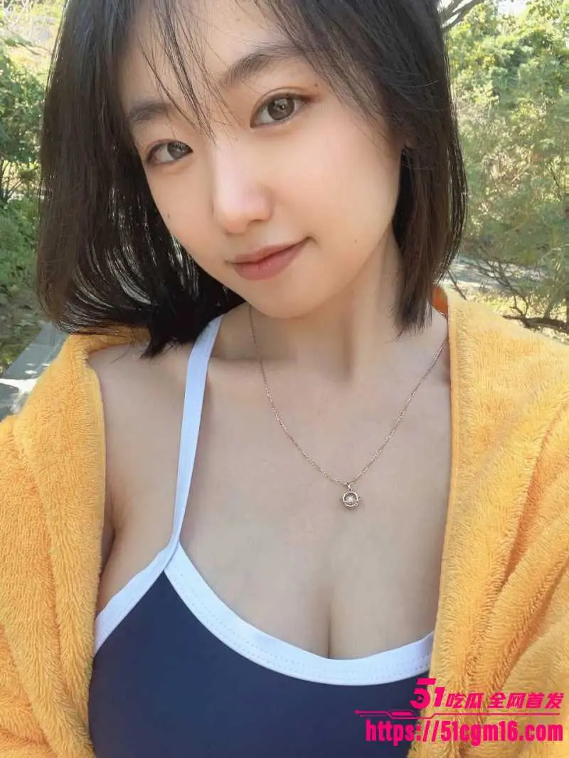 广东巨乳学生妹 张子月 为爆火公开宣言给所有野爹看身体 童颜巨乳 反差感拉满! 图2