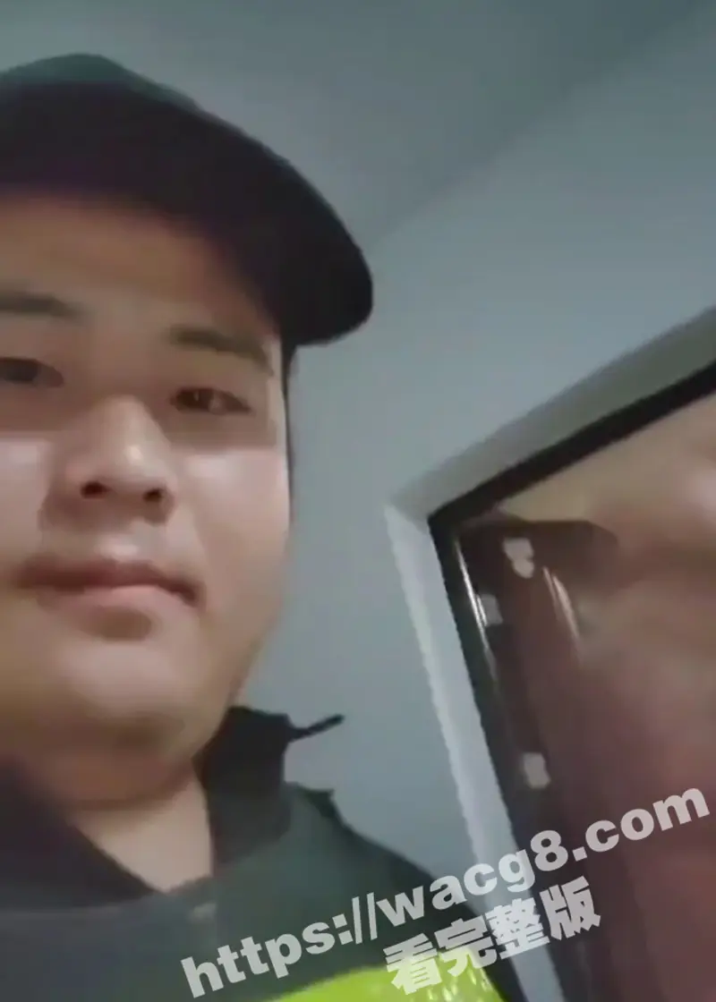 胖墩保安性爱视频 憨保安遇上失恋美女 美女居然主动献身油腻小保安！太炸裂了！！ 图4