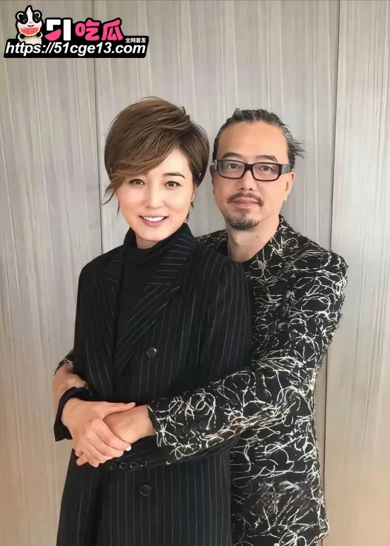 香港导演 张锦程 与老婆 张延 官宣离婚 曾三次下跪求婚换取真情 如今已物是人非! 图4