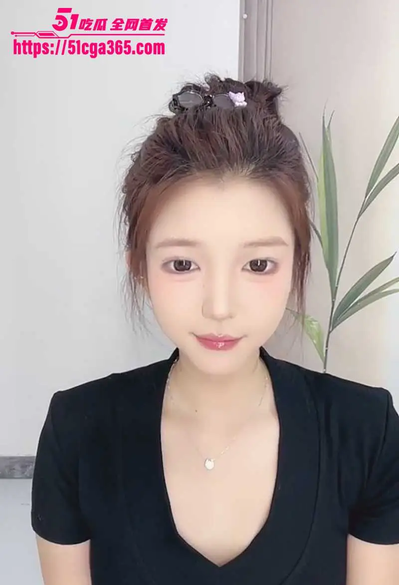 顶级绿播女神 小喵饼饼 下海裸舞首秀!淫骚身姿摇晃爆乳 褪内裤露茂盛小穴 完美肉体等你舔屏! 图10