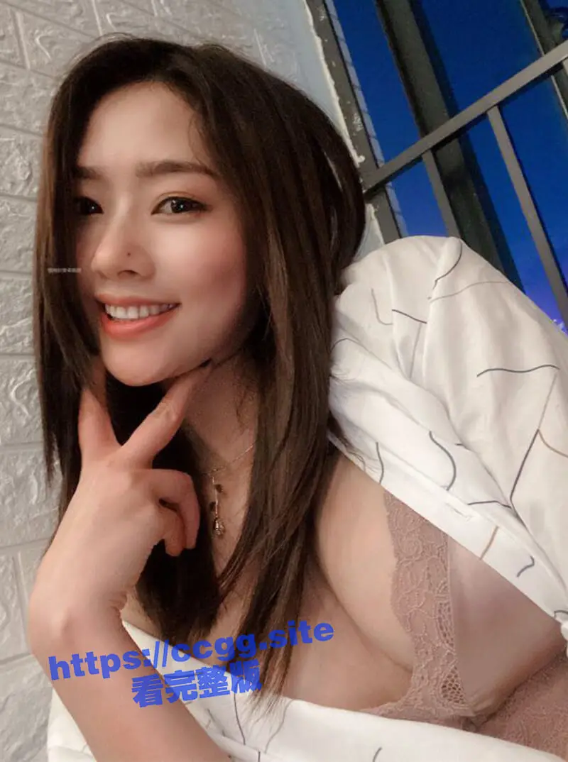 秀人网嫩模 方子宣 喷血私拍流出 粉乳翘臀一线天美鲍 逆天美腿性感妖娆! 图1