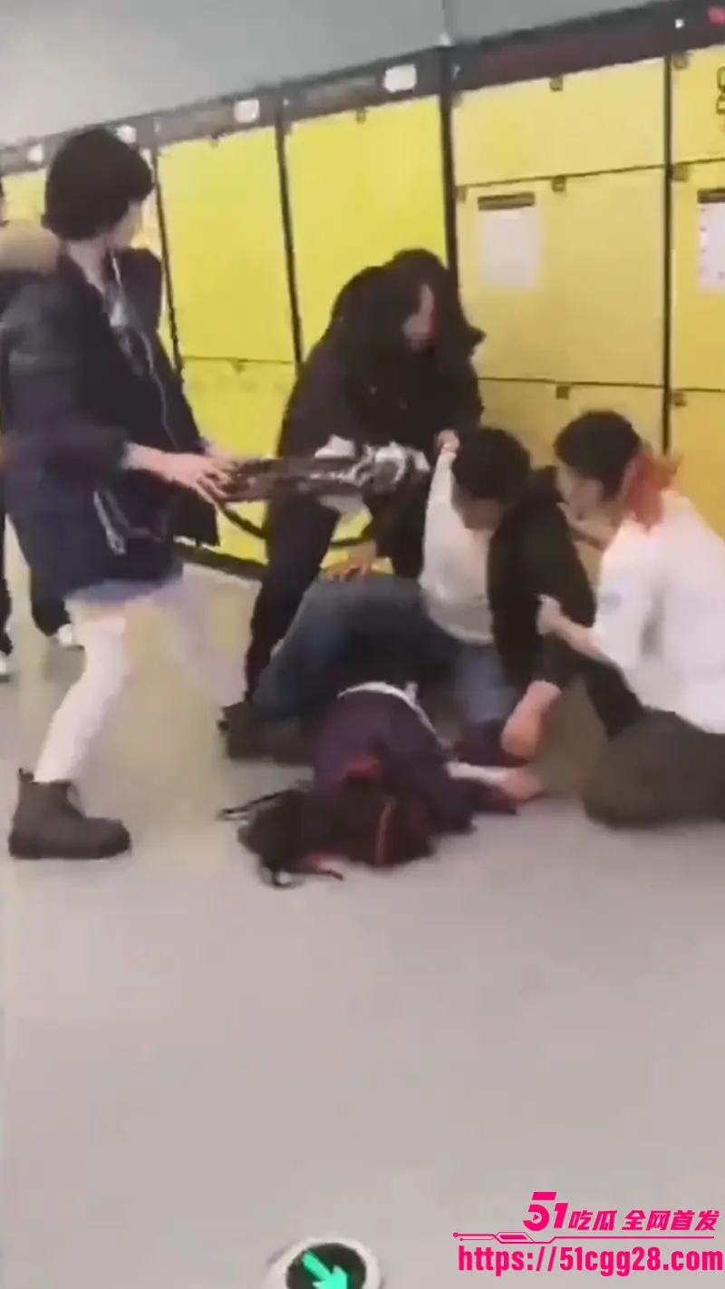 成都天府红摄影 黄子涵 暴打Coser祢豆子 摄影师迟到引发冲突 鬼灭团建变战场 保安迟到放任打人！ 图9