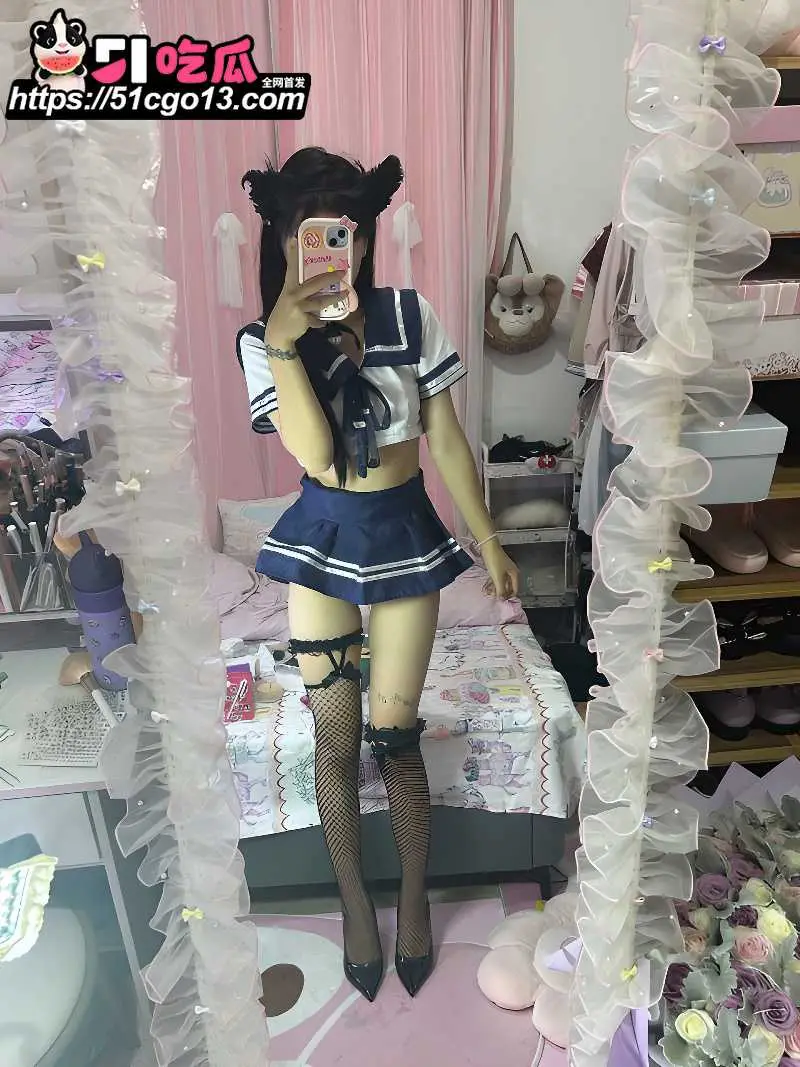抖音网红 小星 高价定制 跪舔假屌展现高超口技 道具猛捣花心淫水飞溅！ 图2