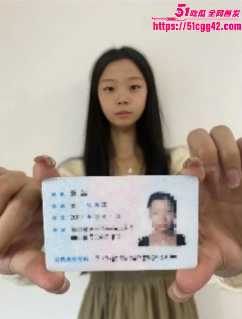 湖南反差学生妹 张彤 拜金婊无力还裸贷 下海黄播疯狂圈钱 萝卜型阳具猛震骚穴看点十足！ 图1