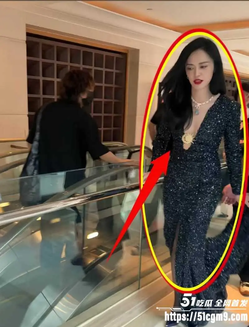知名演员 姚晨 与丈夫曹郁官宣离婚引发轰动 荧幕女神私下出轨成性 大量狗血黑料震碎三观! 图10