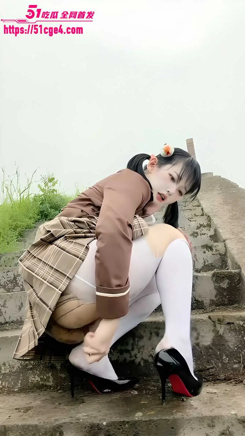 极品萝莉 兔宝大人 户外自慰福利 丰腴身姿曲线玲珑 水晶棒自插雪鲍淫水狂喷! 图8