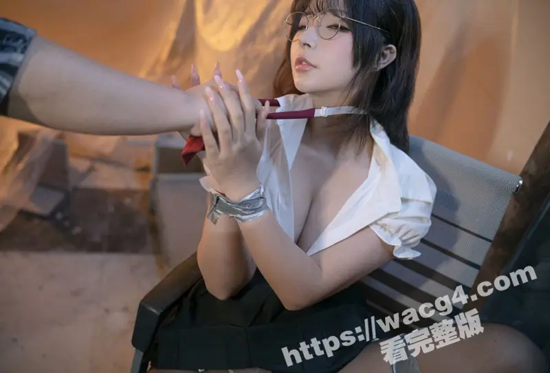 人气网红COSER玉汇 最新剧情写真《电梯间-尾行》 黑丝御姐被尾随捆绑凌辱! 图3