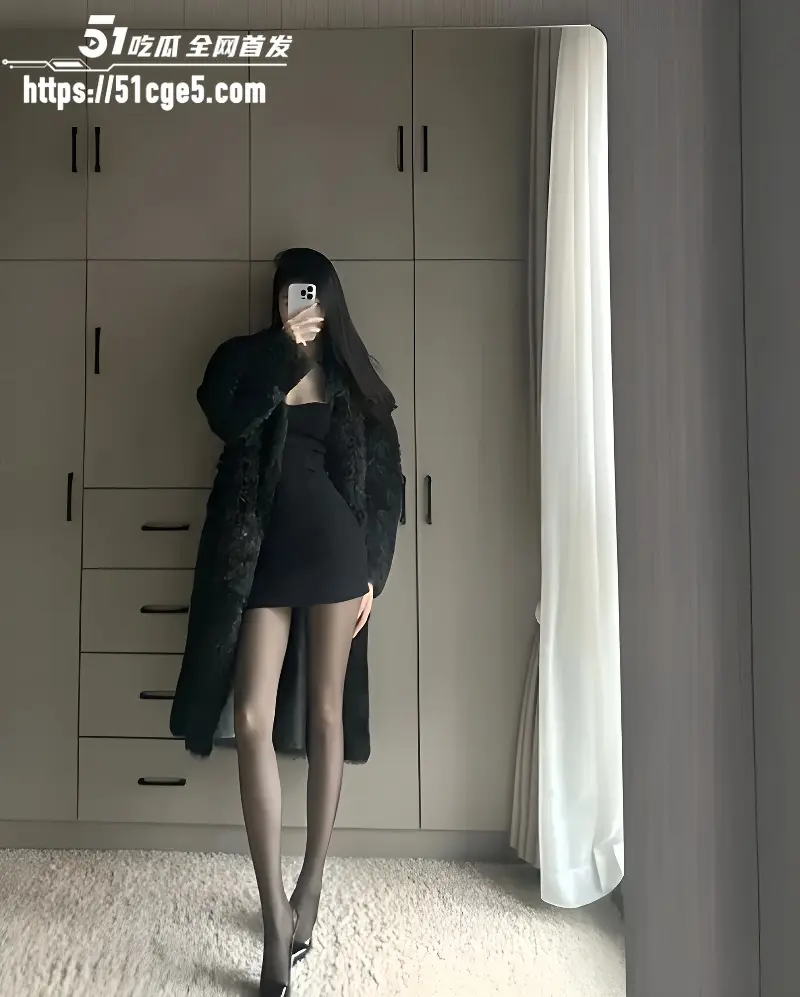 我的枪好长 与桃子女神的周日晨炮 酒店多体位交缠 修长美腿比例逆天! 图1