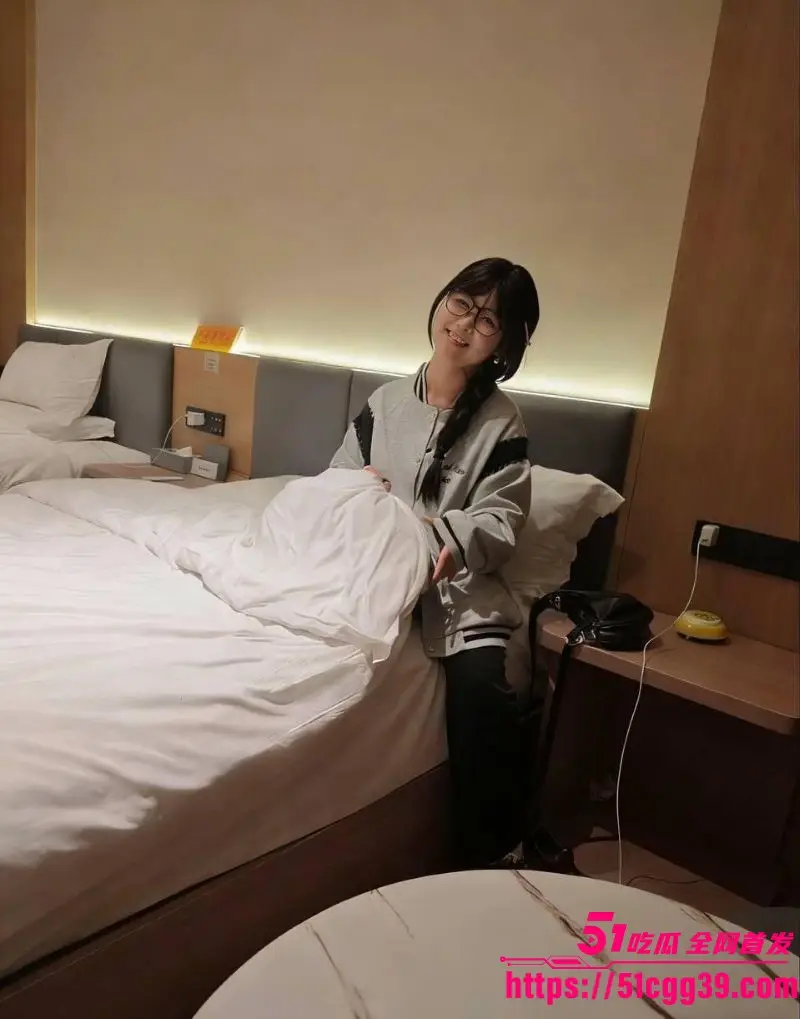 福建宁德清纯少女 王海婷 约炮视频流出 酒店调教后入极品肥臀 被撞得肉浪翻滚呻吟震天! 图3