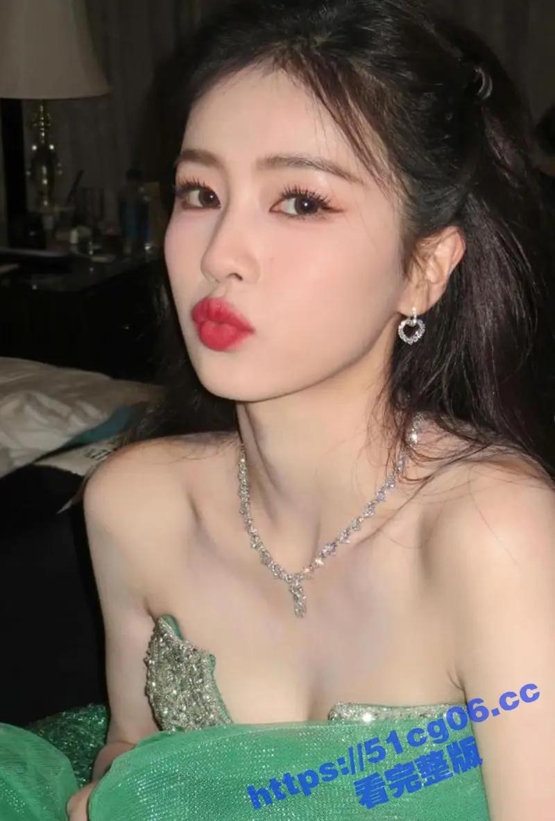 清纯女神 人气明星演员 白鹿AI换脸来袭 女社员在酒店被男社长潜规则 各种姿势爆操 图1
