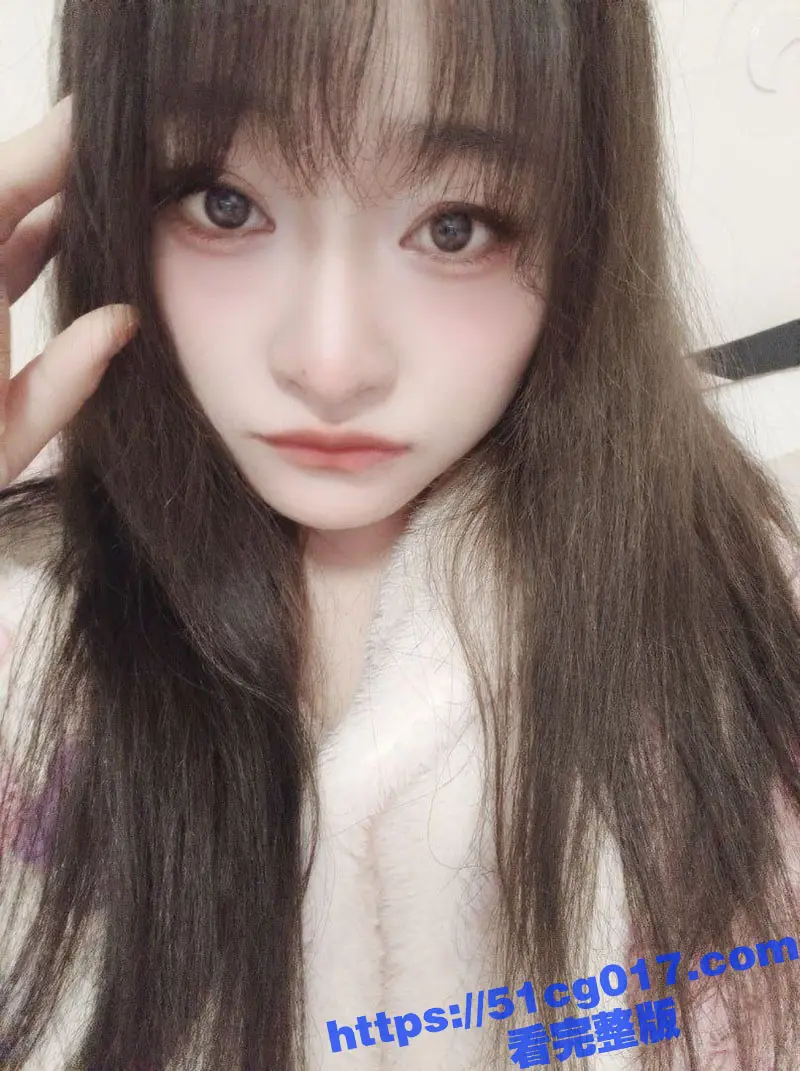 河南郑州反差婊谭沁雯 27岁清纯型E奶女神 天生的夹子音 美腿修长性感 和炮友约炮被曝光 图1