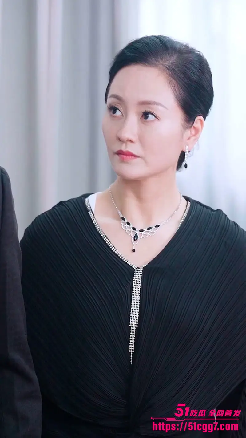 擦边短剧《我靠心动值走上巅峰》影帝沈清翎穿成豪门弃少 开局就被诬陷绑架校花! 图4