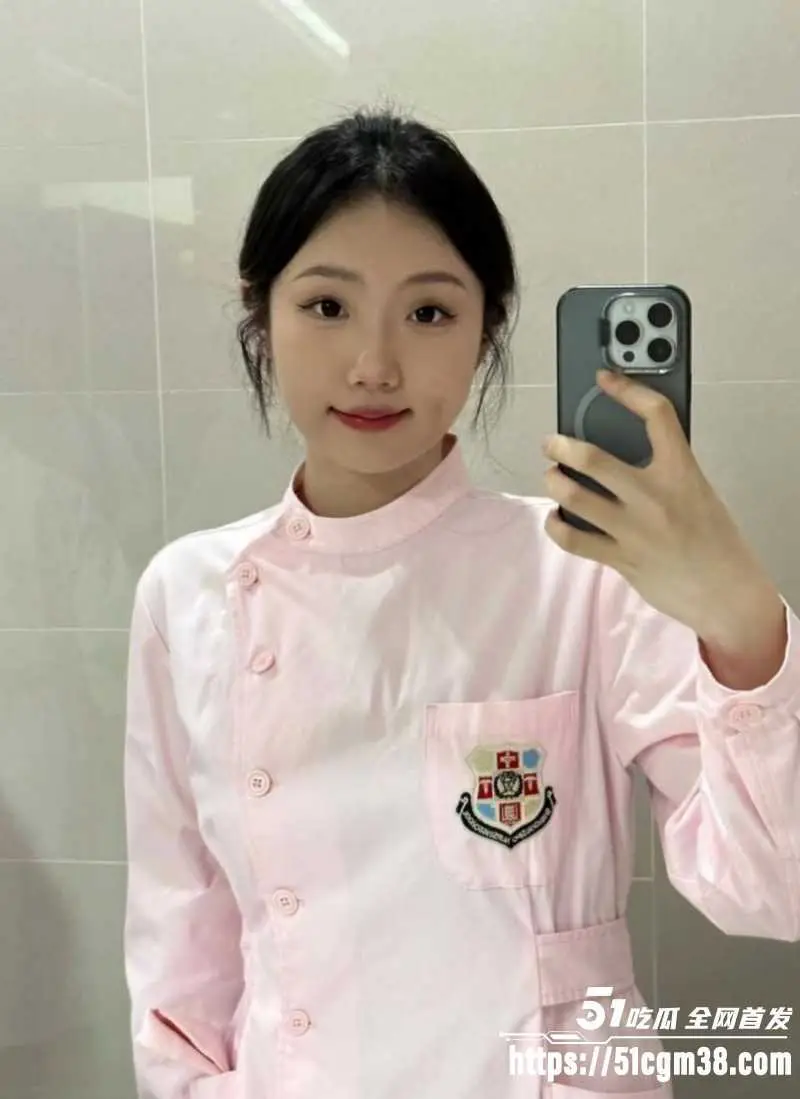 女医生约炮太骚 你操过医生吗 一句直接点燃 你比我想象中更骚 边操边浪叫 谨慎白莲外表下欲女本色 图4
