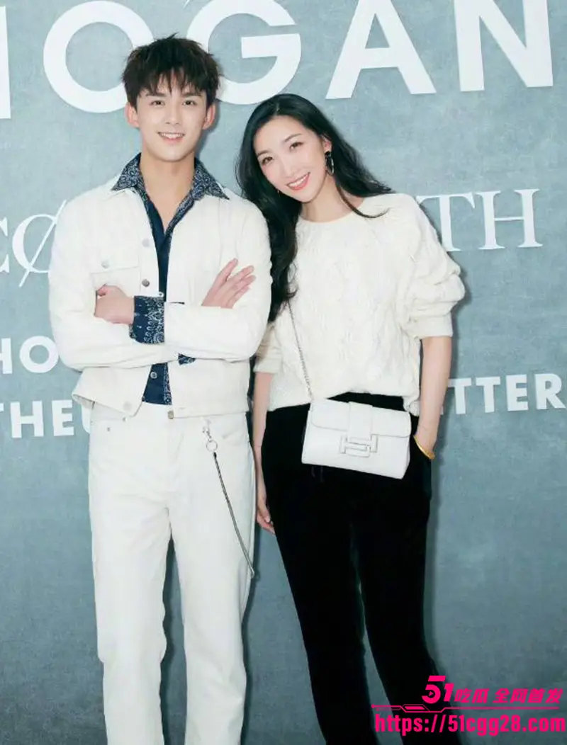 顶流男明星 吴磊 被前女友白珊珊微博怒爆 一万块卖床照只为逼问真相 国民弟弟人设崩塌 秘恋直接掀翻全网! 图14