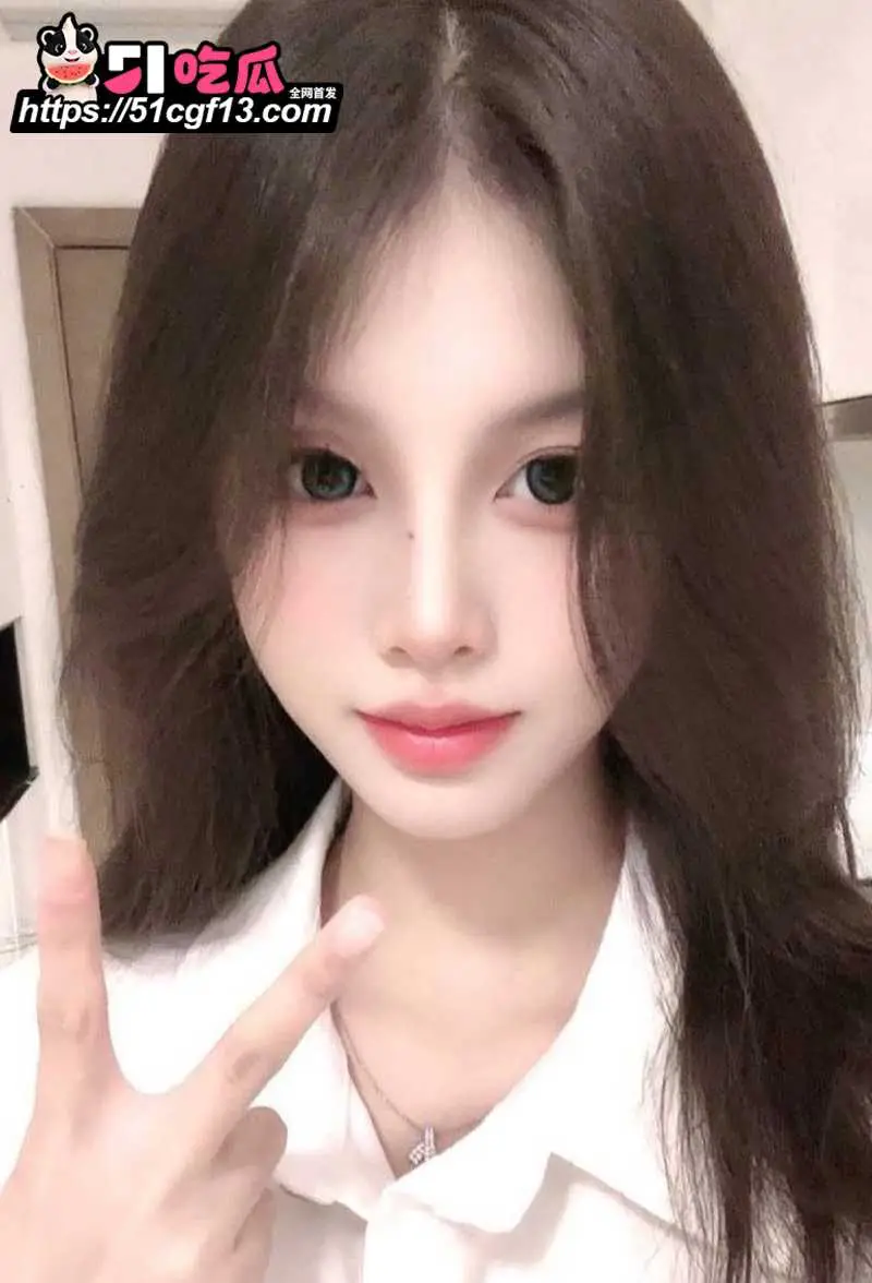 广西美女大学生约炮富哥 全裸女上位电臀猛摇 被猛抽狠送 操的狂喊老公 叫的比女优还骚 图2