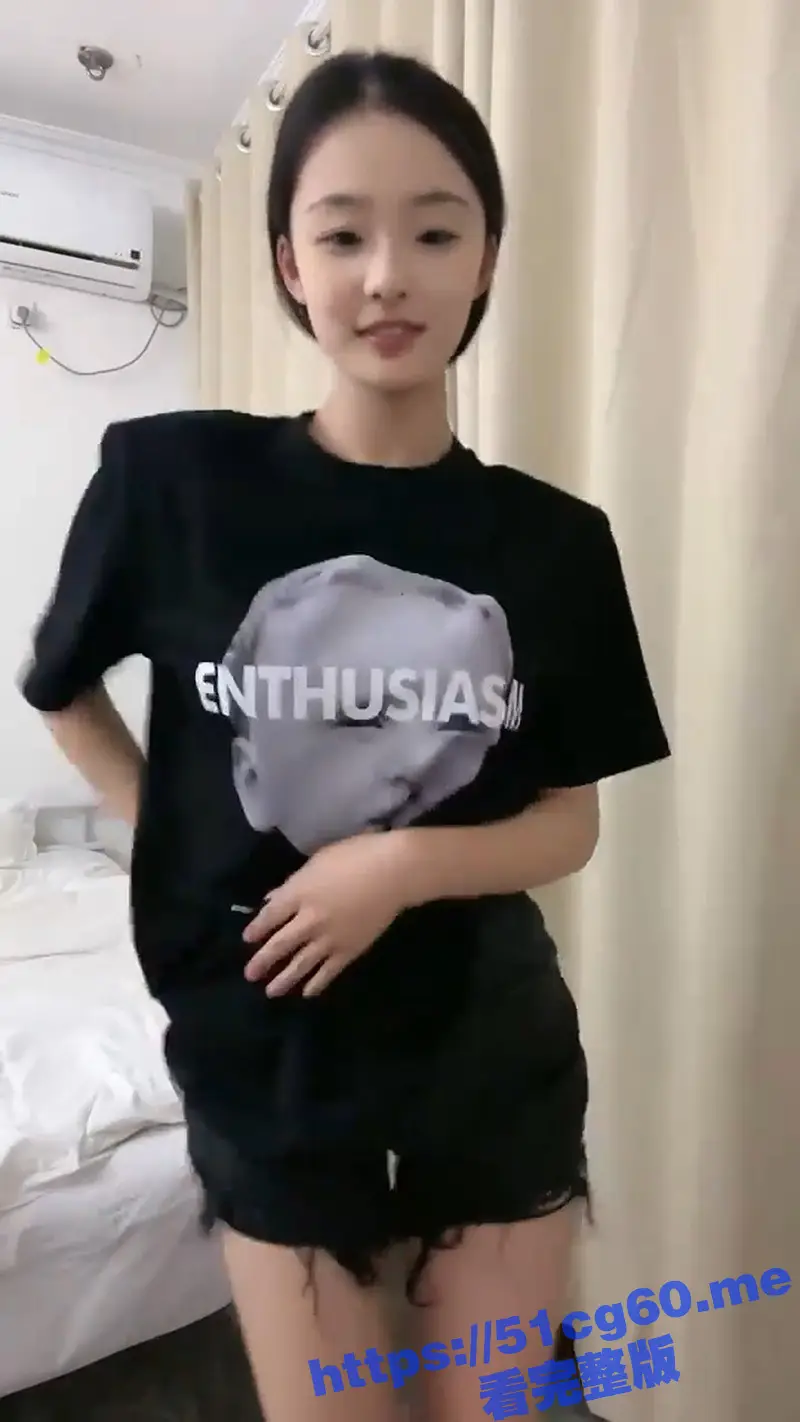 G罩杯豪乳萝莉下海被操 长相清纯可人 逼嫩木瓜型的大奶子 首次下海就被炮击 啪啪时奶子好晃眼啊 图2