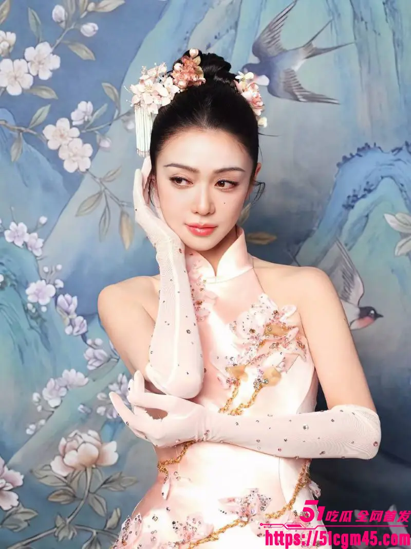 视频里的眼神太骚了 薛凯琪《热烈欢迎》不老神颜在线 媚骨媚态反差拉满 图9