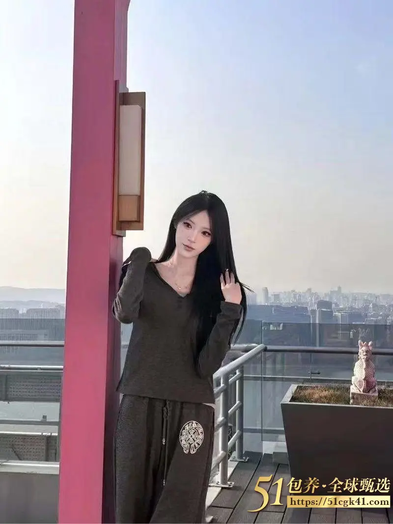 51包养 高端外围 | W1LZ091207 兰州 美甲师 筷子腿高颜值 主动大方 质量保真 假一罚十 图1