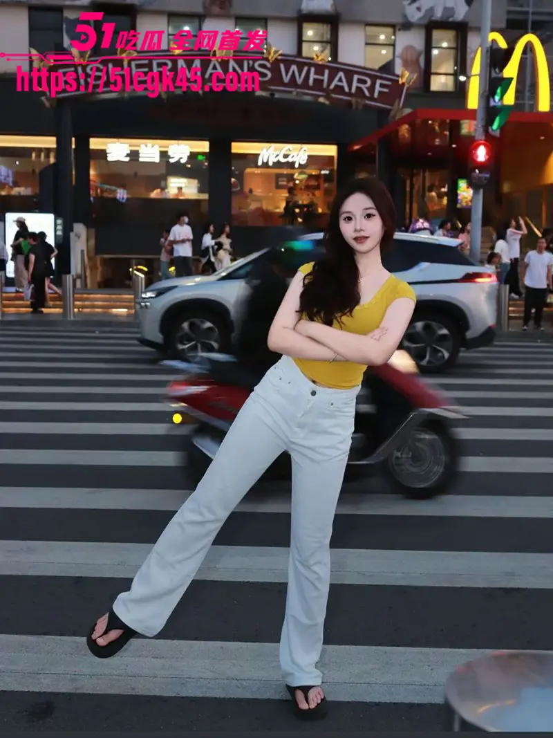 哈尔滨工程大学 李晋鑫 酒店性爱视频曝光 跪地口交女上骑乘淫水四溢 无套猛操口爆吞精反差十足! 图7
