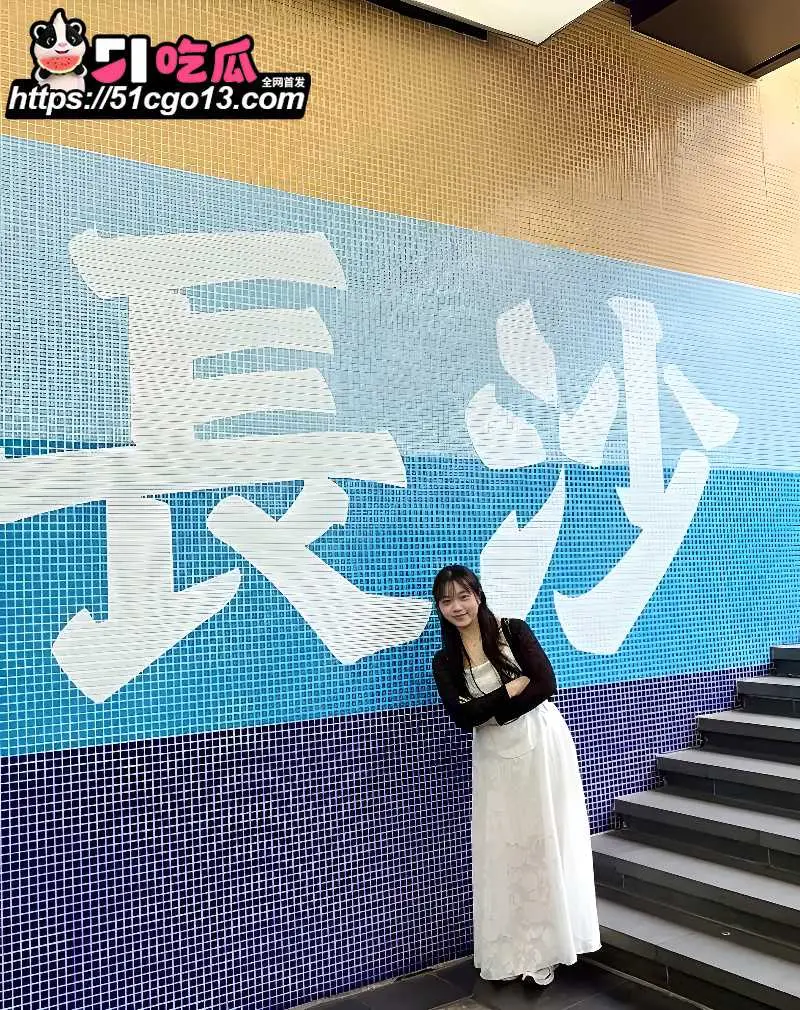 高颜网红 Jenny 酒店约炮视频曝光 主动深喉狂舔肉棒 被金主抓奶猛干撸点满满！ 图2