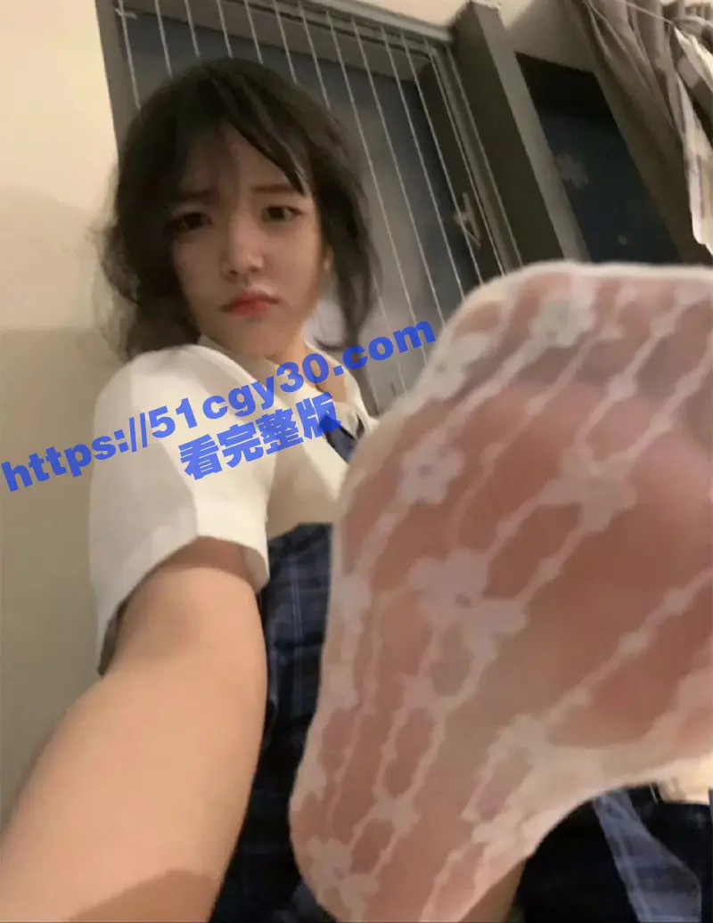 抖音清纯小萝莉 部也是卜 金主定制日常福利自拍流出 JK制服劈腿露穴 花样玩弄粉嫩阴蒂! 图13