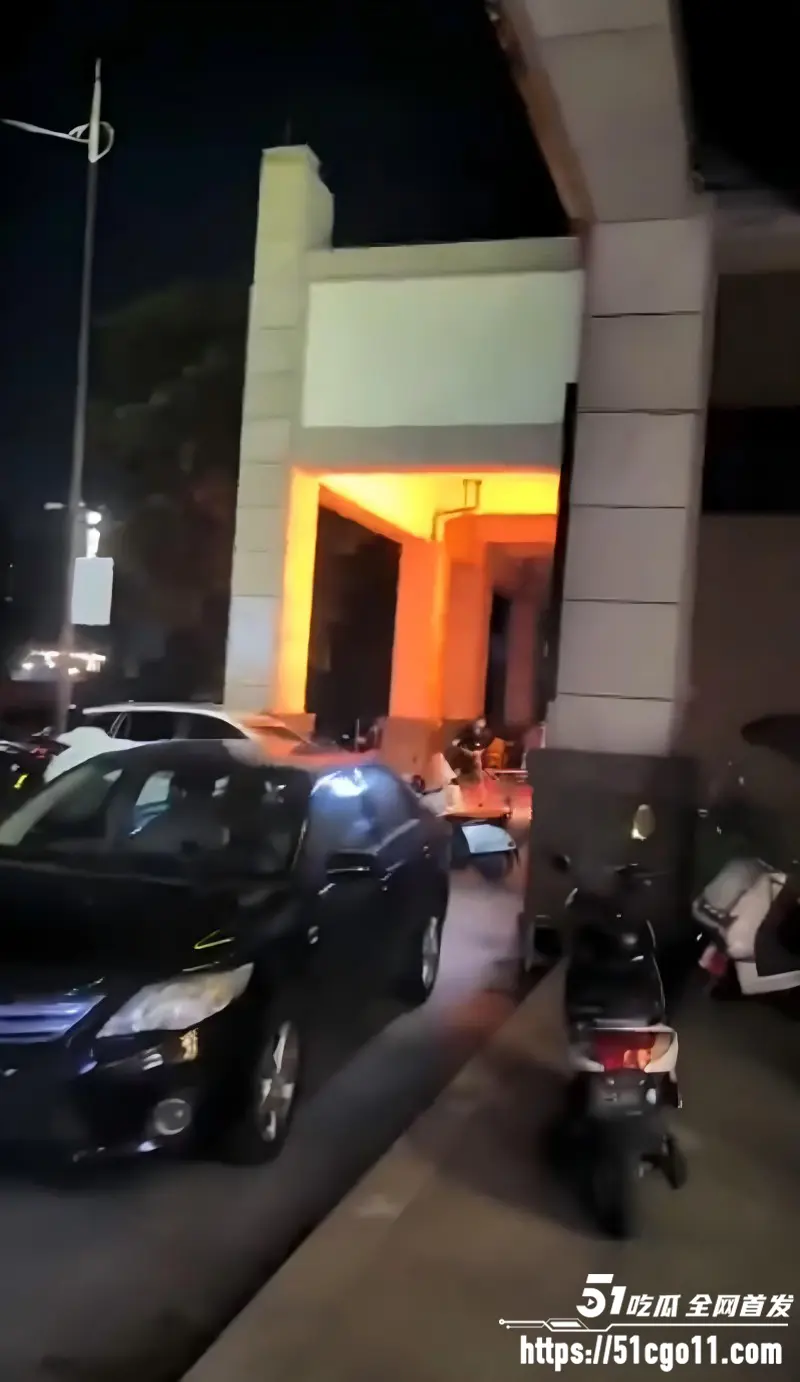 广东茂名电城 海景明珠砍人事件 男子被绿怒杀奸夫 引发大量群众围观！ 图4