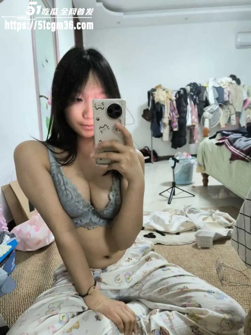 河南新乡学生妹 王蕊 背着男友卖淫 小母狗已经偷偷下海七八次了 图3