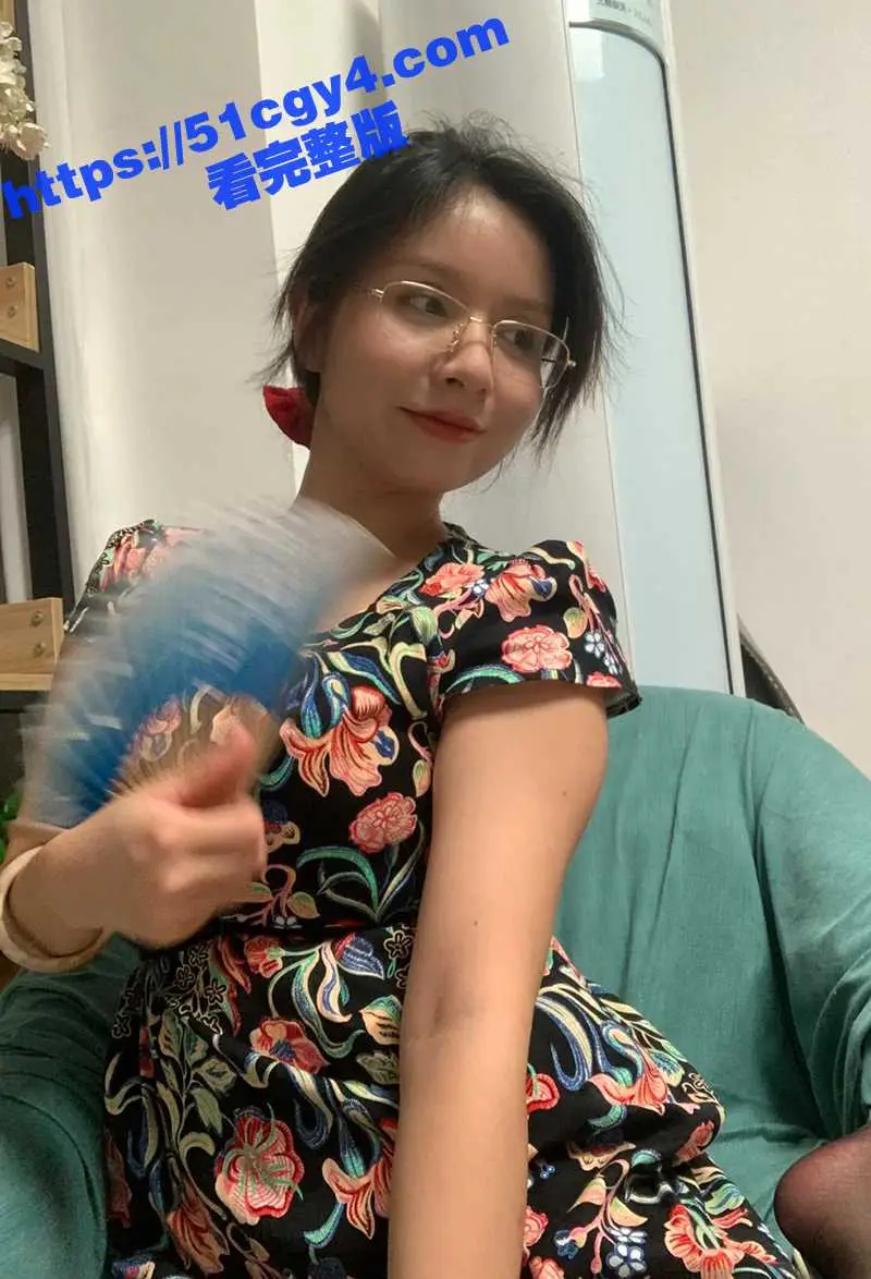 叔嫂厨房上演乱伦大戏 大屌男强插巨乳嫂子 饥渴少妇主动骑乘 淫水小穴终被操服！ 图3