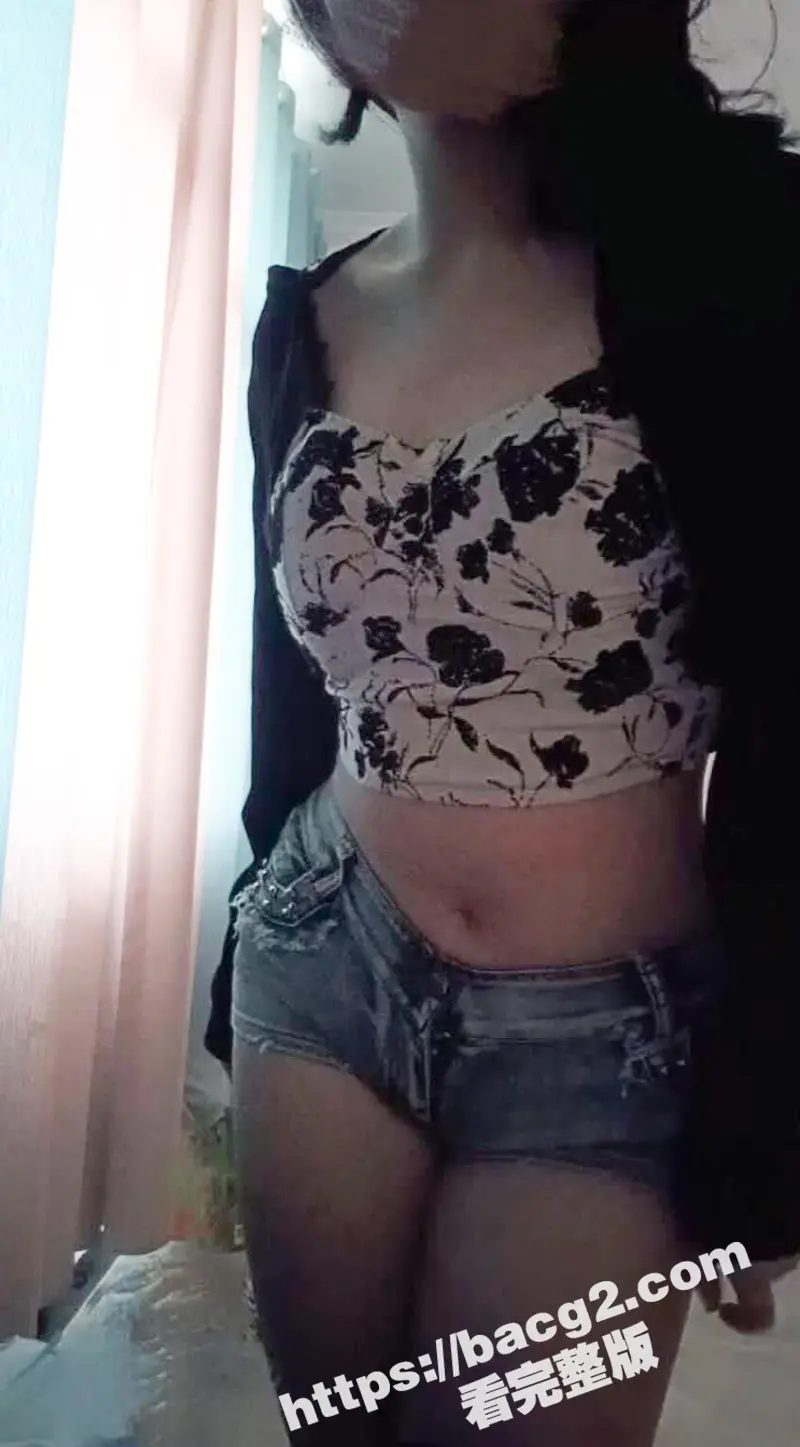 微胖界天花板少女 颜值可爱大奶诱人 自慰玩弄白嫩巨乳 夹着钢笔波推至高潮 如此美乳真是性感至极啊 图3