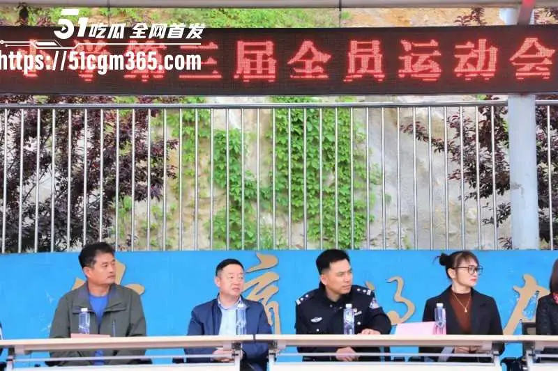济南市中公安分局副队长 刘海涛 被曝谋私满足淫欲 女访民赵爽实名公开性爱视频 甚至多次要求与辅警3P! 图9