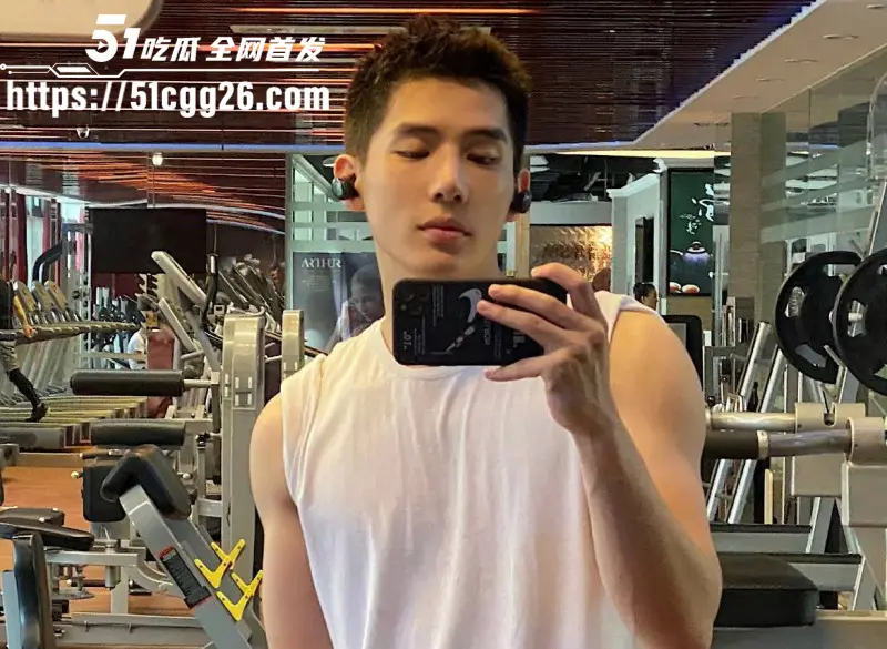 95后小鲜肉 王安宇 被曝与关晓彤同居 混乱私生活惨遭深扒 不雅视频流出 被圈内誉为横店炮王！ 图6