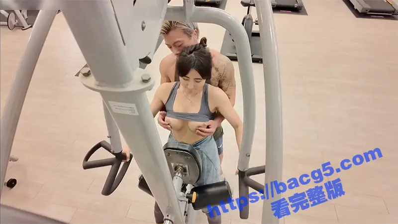 巨乳淫娃偷情私教 半透明胸衣奶头乳晕清晰可见 被教练暴力后入 高潮连连 图3