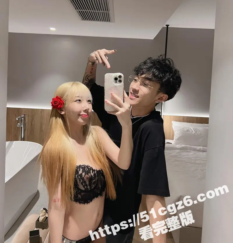 泰国网红情侣 highsstn 最新情侣私拍流出 高颜值大奶尤物 和瘦猴男友做爱自拍 激情吃鸡淫荡至极 图4