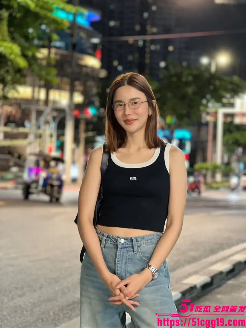 泰国知名女星 Kana 被巨丑修理工骗婚 冒充高官送假金求婚 伪造与总理的聊天记录 揭发后男方警局跳楼! 图2