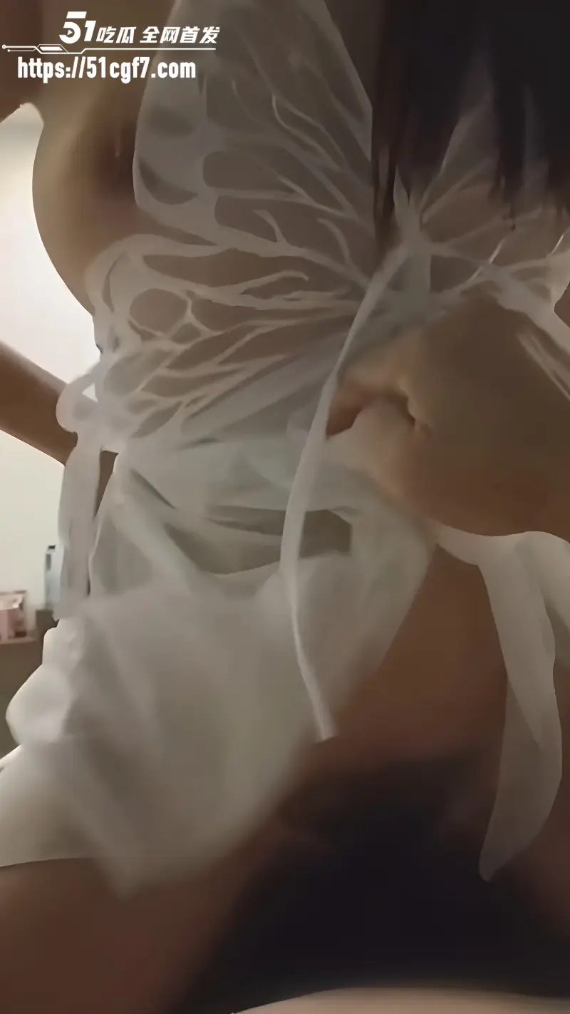 海角博主我和表姐的那些事 巨乳表姐主动来找我做爱 无套爆操表姐粉嫩骚穴！ 图4