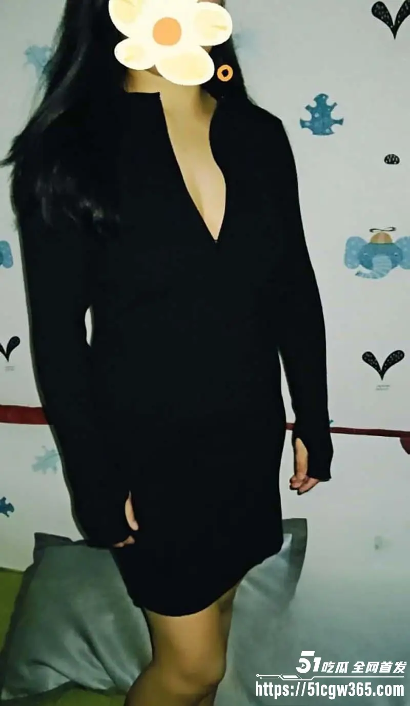 乱伦大神 大屁股大姨子 饥渴淫娃主动真空换装 后妈裙瑜伽裤齐上阵 圆润肥臀惨遭暴操! 图7